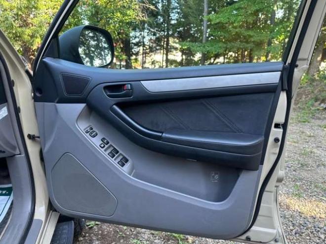 ハイラックスサーフ2.7 SSR-X アメリカンバージョン 4WD　コンビハンドル　社外ナビ　バックカメラ　ETC　社外スターター　社外ヘッドライト　シートカバー　パワーウィンドウ　パワステ　純正アルミ　ABS　キーレス　社外テール　社外グリル 2700
