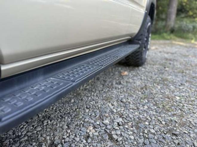 ハイラックスサーフ2.7 SSR-X アメリカンバージョン 4WD　コンビハンドル　社外ナビ　バックカメラ　ETC　社外スターター　社外ヘッドライト　シートカバー　パワーウィンドウ　パワステ　純正アルミ　ABS　キーレス　社外テール　社外グリル 2700