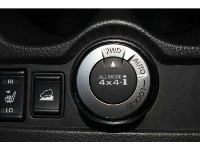 エクストレイル2.0 20Xtt エマージェンシーブレーキパッケージ 2列車 4WD　純正ナビ　全方位カメラ　ETC ハンズフリー付き電動バックドア　LEDヘッドライト　エマージェンシーブレーキサポート 2000
