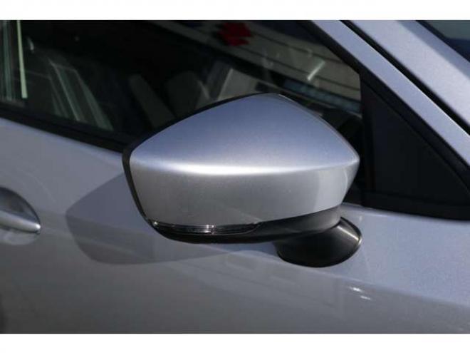 MAZDA21.5 15S 4WD　純正ナビ　ETC　LEDライト　車線逸脱警報　パーキングセンサー　ヘッドライトウォッシャー　車線逸脱警報　オートライト 1500