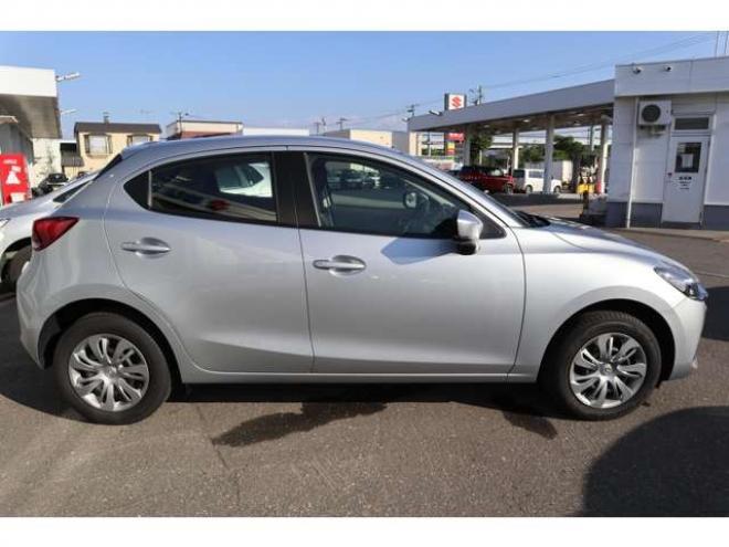 MAZDA21.5 15S 4WD　純正ナビ　ETC　LEDライト　車線逸脱警報　パーキングセンサー　ヘッドライトウォッシャー　車線逸脱警報　オートライト 1500