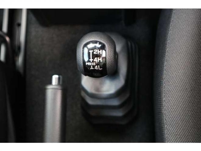 ジムニーXC 4WD　LEDヘッドライト　ヘッドライトウォッシャー　オートライト　デュアルセンサーブレーキサポート　シートヒーター 660