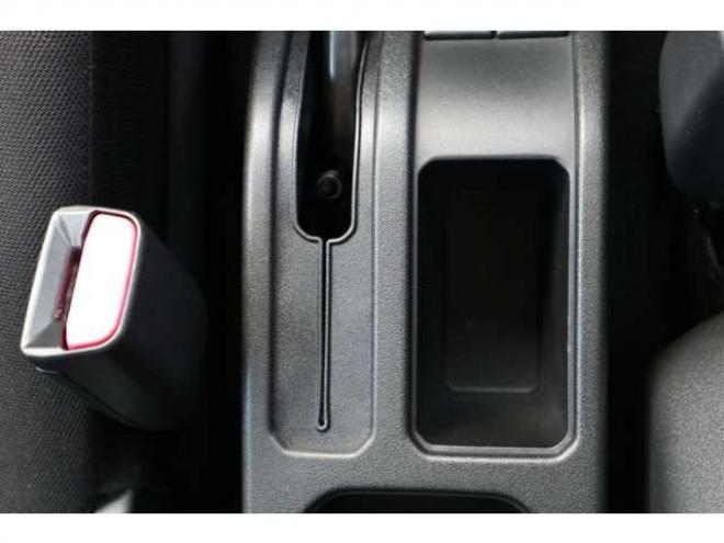 ジムニーXC 4WD　LEDヘッドライト　ヘッドライトウォッシャー　オートライト　デュアルセンサーブレーキサポート　シートヒーター 660