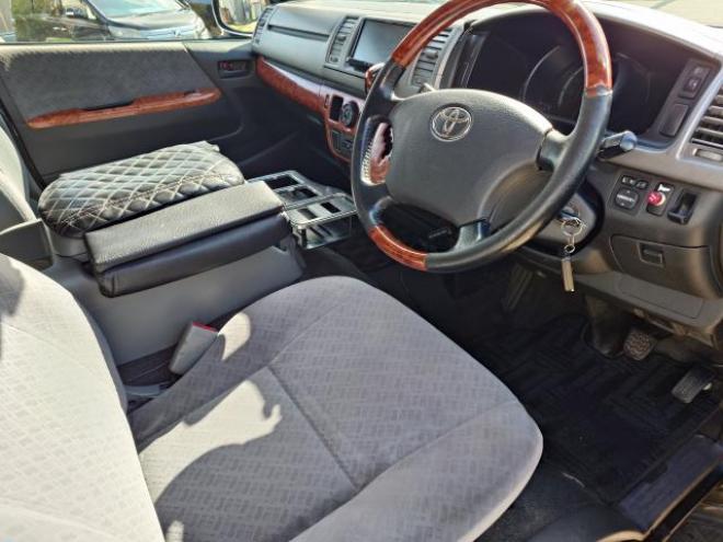ハイエースバン3型フェイス スーパーGL ディーゼルターボ 本州車寒冷地仕様 ナビTVバックカメラ フリップダウンモニター 両側スライドドア リアヒータークーラー 社外アルミタイヤ 車検新規 12ヶ月点検整備済 保証付！ 4WD 3000 5Dr