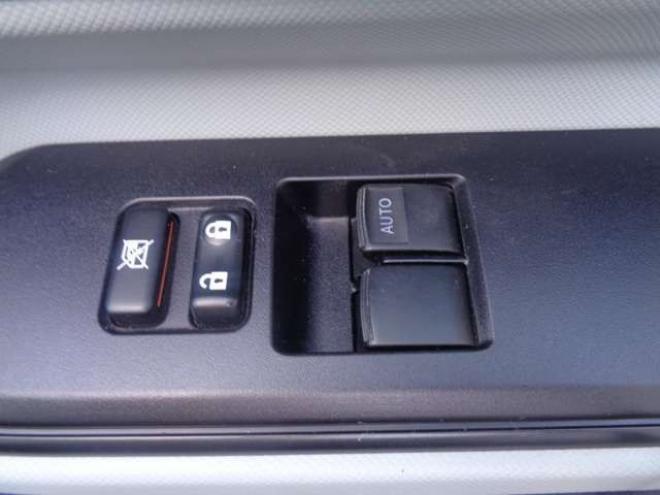 アクア1.5 L　社外ナビ　バックカメラ　キーレス 2WD 1500