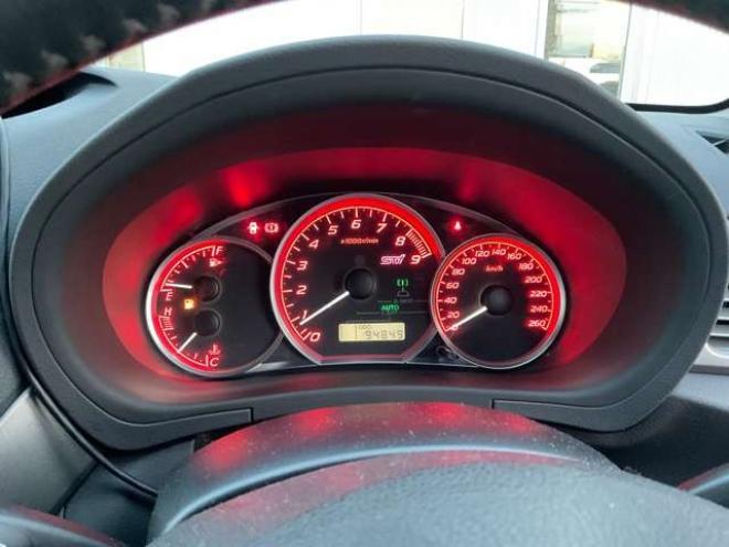 インプレッサハッチバックSTI 2.0 WRX 4WD　Defi3連メーター(ブースト計・油温計・油圧計)　ETC　運転席パワーシート　プッシュスタート 2000