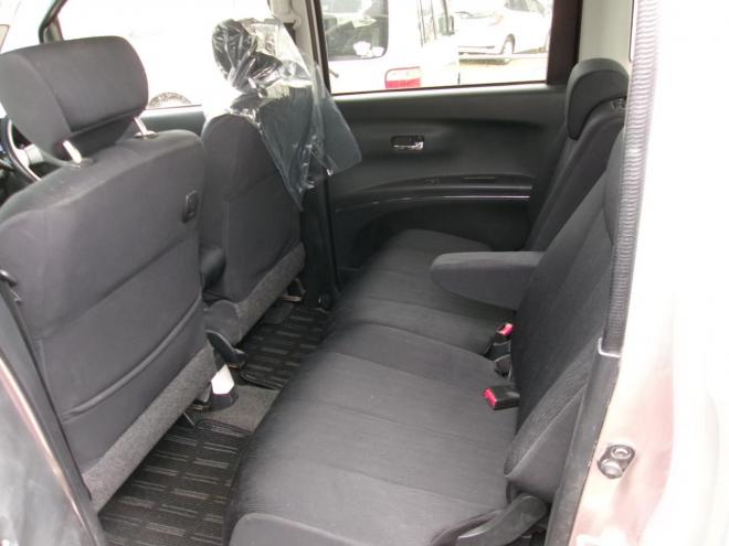 タントエクゼ カスタム S 4WD 660 5Dr