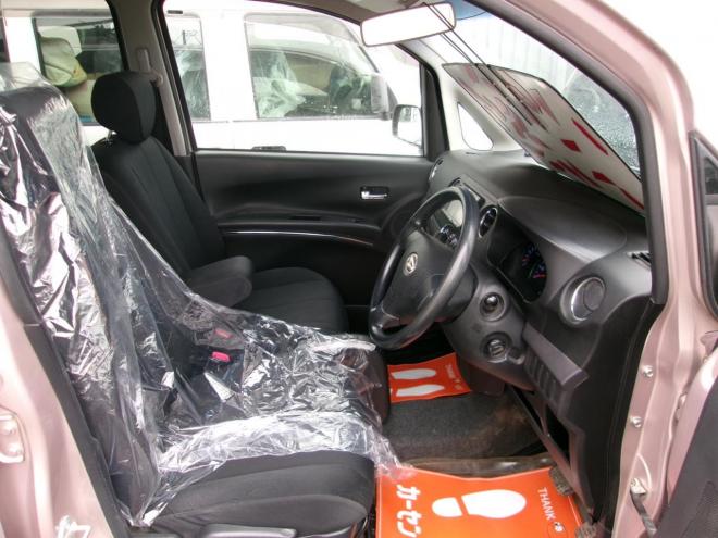 タントエクゼ カスタム S 4WD 660 5Dr