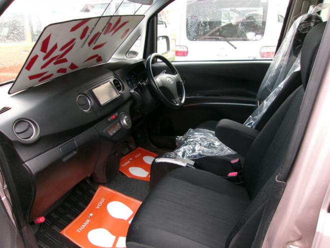 タントエクゼ カスタム S 4WD 660 5Dr