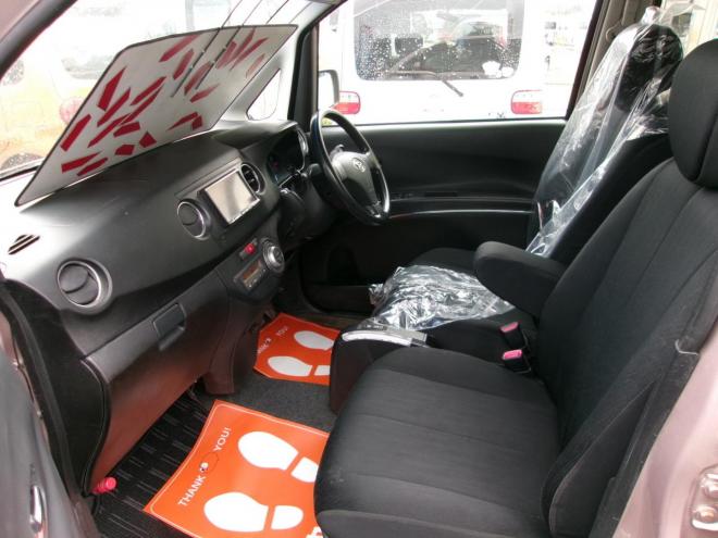 タントエクゼ カスタム S 4WD 660 5Dr