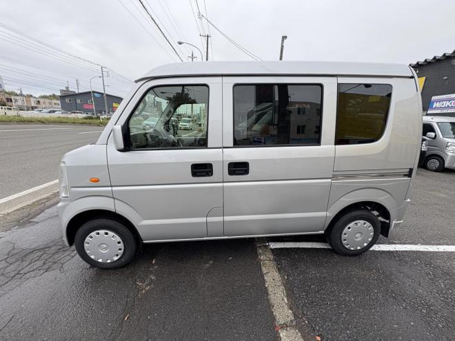 エブリィEVERY VAN 4WD JION TURBO寒冷地仕様　軽快軽ぱこ入庫　地デジナビ　キーレス　リアヒーター　エンジンオイル交換　フロントパット交換　ファンベルト交換　AFT交換　 4WD 660 5Dr