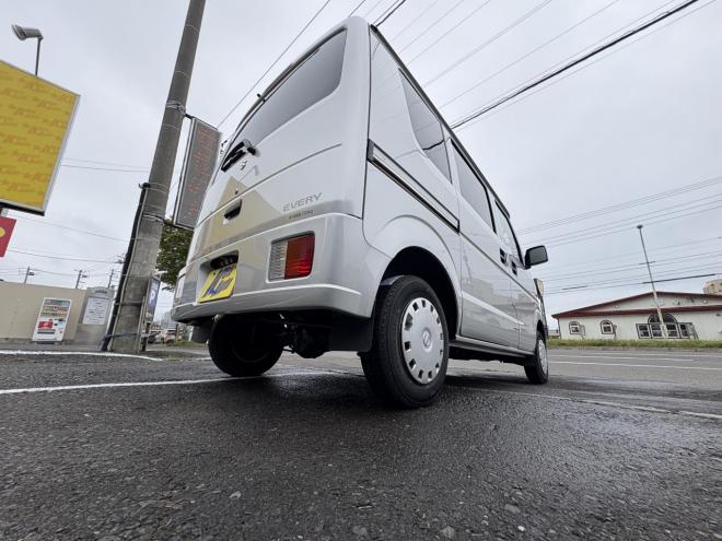 エブリィEVERY VAN 4WD JION TURBO寒冷地仕様　軽快軽ぱこ入庫　地デジナビ　キーレス　リアヒーター　エンジンオイル交換　フロントパット交換　ファンベルト交換　AFT交換　 4WD 660 5Dr