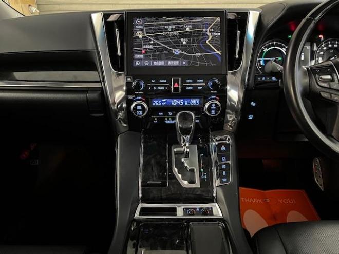 アルファードハイブリッドＳＲ　本州仕入　寒冷地仕様　禁煙車　ＪＢＬサウンド　プリクラッシュ　レーダークルーズ　純正１７インチＡＷ　社外１７ＡＷ＋スタッドレスタイヤ付　純正ナビ（フルセグ地デジ　ＤＶＤ再生　Ｂｌｕｅｔｏｏｔｈ）＋バックカメラ　全方位カメラ　デジタルインナーミラー　両側パワースライドドア　パワーバックドア　純正ブラックレザーシート　電動オットマン　ＬＥＤヘッドライト　前後ドライブレコーダー 4WD 2500 5Dr