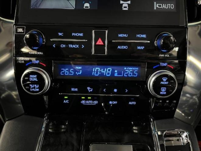 アルファードハイブリッドＳＲ　本州仕入　寒冷地仕様　禁煙車　ＪＢＬサウンド　プリクラッシュ　レーダークルーズ　純正１７インチＡＷ　社外１７ＡＷ＋スタッドレスタイヤ付　純正ナビ（フルセグ地デジ　ＤＶＤ再生　Ｂｌｕｅｔｏｏｔｈ）＋バックカメラ　全方位カメラ　デジタルインナーミラー　両側パワースライドドア　パワーバックドア　純正ブラックレザーシート　電動オットマン　ＬＥＤヘッドライト　前後ドライブレコーダー 4WD 2500 5Dr