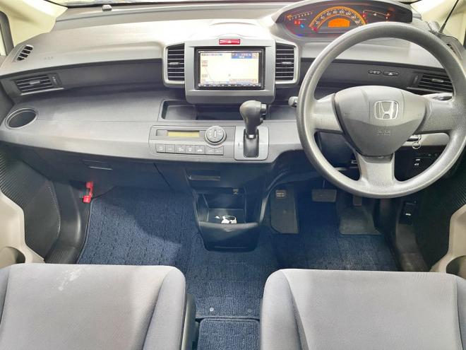 フリード1.5G Lパッケージ 4WD 5年保証 Bカメ 夏冬タイヤ 寒冷地仕様 禁煙