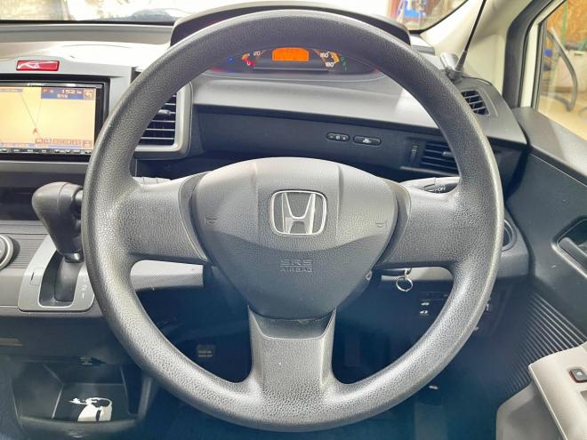フリード1.5G Lパッケージ 4WD 5年保証 Bカメ 夏冬タイヤ 寒冷地仕様 禁煙