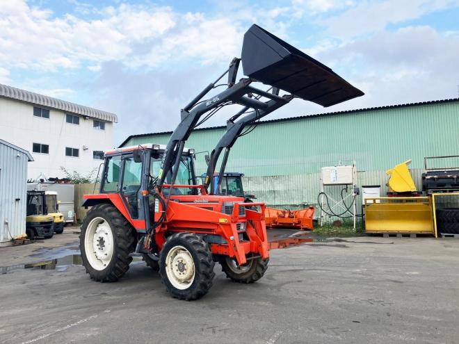 トラクタークボタ　中古　M1-85DT