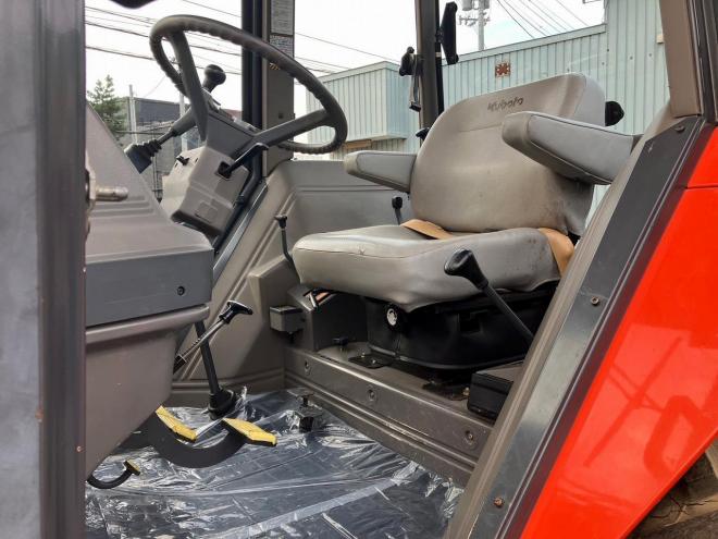 トラクタークボタ　中古　M1-85DT
