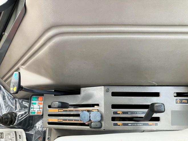 トラクタークボタ　中古　M1-85DT