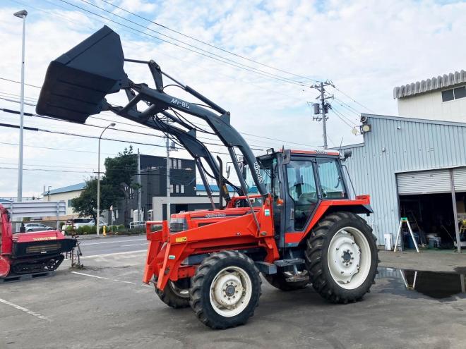 トラクタークボタ　中古　M1-85DT
