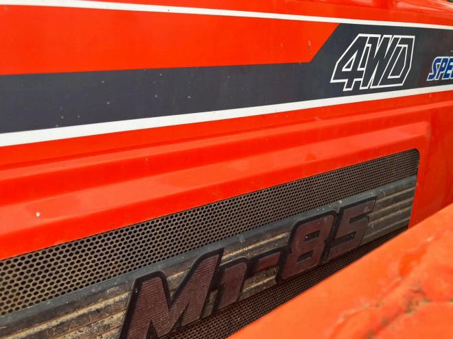 トラクタークボタ　中古　M1-85DT