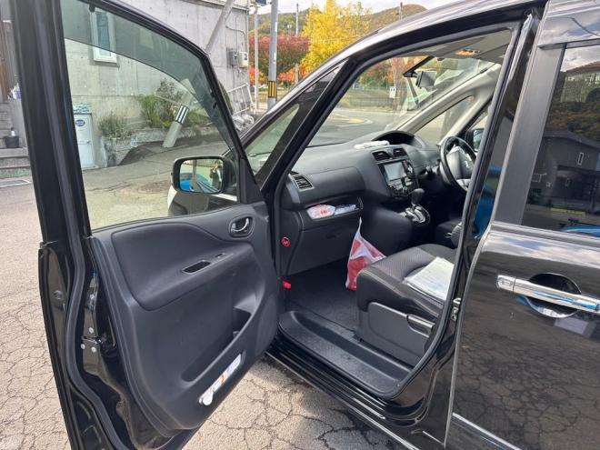 セレナハイウェイスター 4WD 2000 5Dr
