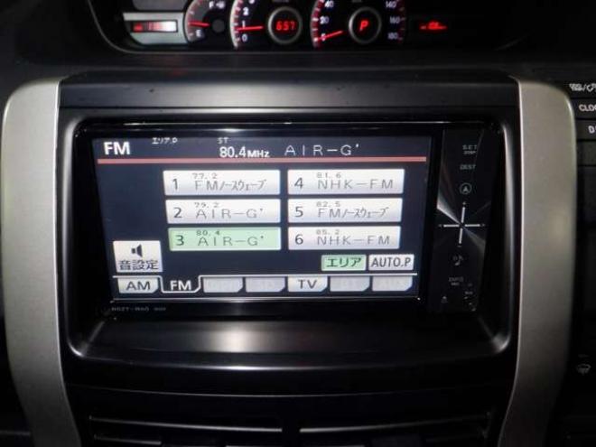ヴォクシー2.0 ZS 4WD　後期型・ナビ・TV・B/T・Bカメラ・リアモニター・両側電動・スマートキー・プッシュスタート・ワイパーデアイサー・リアヒーター・パドルシフト・フォグランプ・寒冷地仕様 2000