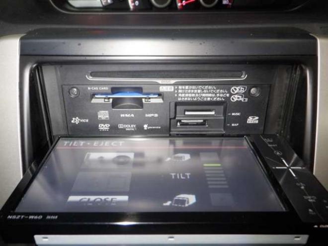 ヴォクシー2.0 ZS 4WD　後期型・ナビ・TV・B/T・Bカメラ・リアモニター・両側電動・スマートキー・プッシュスタート・ワイパーデアイサー・リアヒーター・パドルシフト・フォグランプ・寒冷地仕様 2000