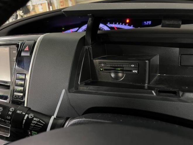 エスティマアエラス　プレミアムエディション　本州仕入　後期型　禁煙車　ＷＡＫＯＳバリアスコーティング済　純正１８インチＡＷ　社外１６ＡＷ＋スタッドレスタイヤ付　両側パワースライドドア　純正ハーフレザーシート　純正ナビ（フルセグ地デジ　ＤＶＤ再生　Ｂｌｕｅｔｏｏｔｈ）＋バックカメラ　前後ドライブレコーダー　ＰＵＳＨスタート　スマートキー　クルーズコントロール　タイミングチェーン車　ＨＩＤ ヘッドライト　ビルトインＥＴＣ 4WD 2400 5Dr
