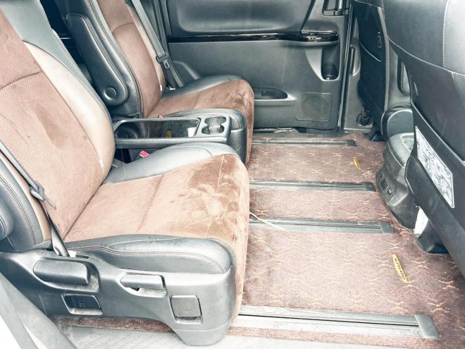 アルファード2.4 240SタイプゴールドⅡ 4WD　ローンが不安な方＜優遇ローン＞本州仕入　両側パワースライドドア　パワーバックドア 4WD