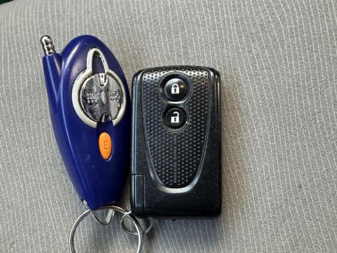ピクシススペースX 4WD タイミングチェーン車　メモリーナビ　フルセグテレビ　DVD再生 Bluetooth エンジンスターター　スタッドレス付き 4WD 660 5Dr