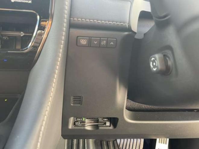 アルファード2.5 Z 4WD 寒冷地仕様 モデリスタエアロ クレンツェ20インチ パノラミックビューモニター ビルトインETC2.0 電動リアゲート 走行中TV可 デジタルインナーミラー フリップダウンモニター BSM 社外前後ドラレコ 2500