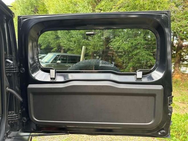 ジムニーシエラ1.5 JC 4WD パワステ パワーウィンドウ 社外ナビ 社外アルミ ABS キーレス ワンオーナー ETC ドライブレコーダー リフトアップ 横滑り防止装置 盗難防止装置 シートヒーター 1500