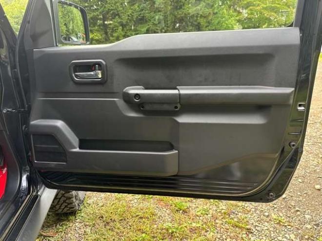 ジムニーシエラ1.5 JC 4WD パワステ パワーウィンドウ 社外ナビ 社外アルミ ABS キーレス ワンオーナー ETC ドライブレコーダー リフトアップ 横滑り防止装置 盗難防止装置 シートヒーター 1500