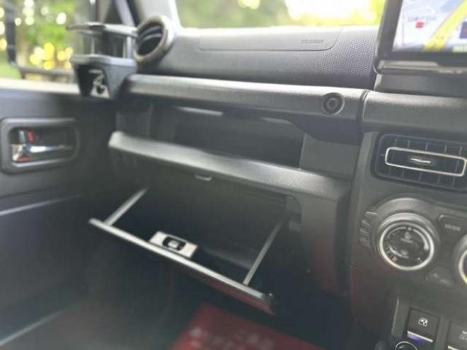 ジムニーシエラ1.5 JC 4WD パワステ パワーウィンドウ 社外ナビ 社外アルミ ABS キーレス ワンオーナー ETC ドライブレコーダー リフトアップ 横滑り防止装置 盗難防止装置 シートヒーター 1500