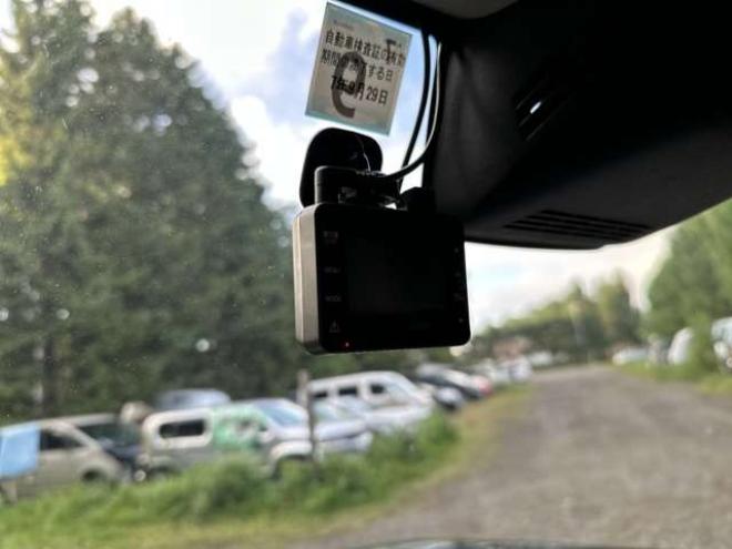 ジムニーシエラ1.5 JC 4WD パワステ パワーウィンドウ 社外ナビ 社外アルミ ABS キーレス ワンオーナー ETC ドライブレコーダー リフトアップ 横滑り防止装置 盗難防止装置 シートヒーター 1500