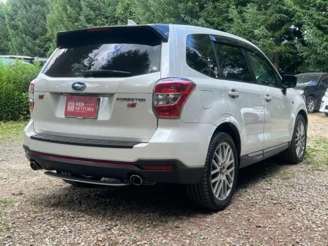 フォレスター2.0 tS 4WD 300台限定車/ターボ/社外ナビ/Bカメラ/電動リアゲート 2000