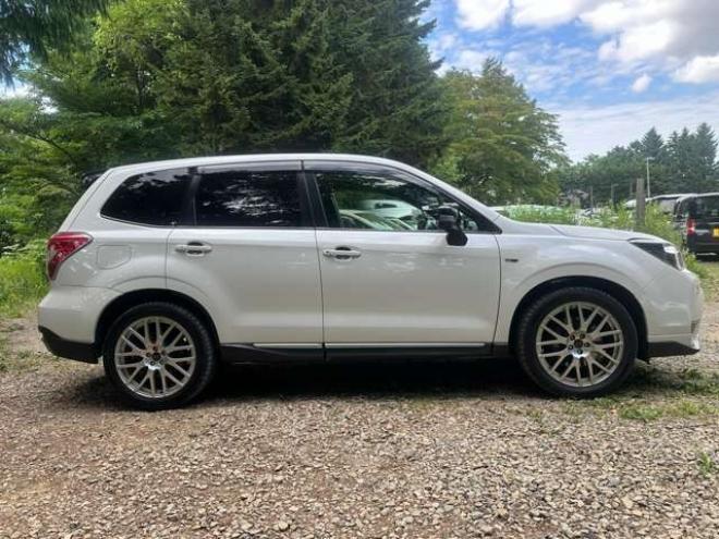 フォレスター2.0 tS 4WD 300台限定車/ターボ/社外ナビ/Bカメラ/電動リアゲート 2000