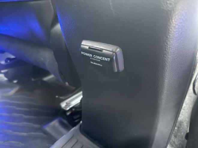 フォレスター2.0 tS 4WD 300台限定車/ターボ/社外ナビ/Bカメラ/電動リアゲート 2000