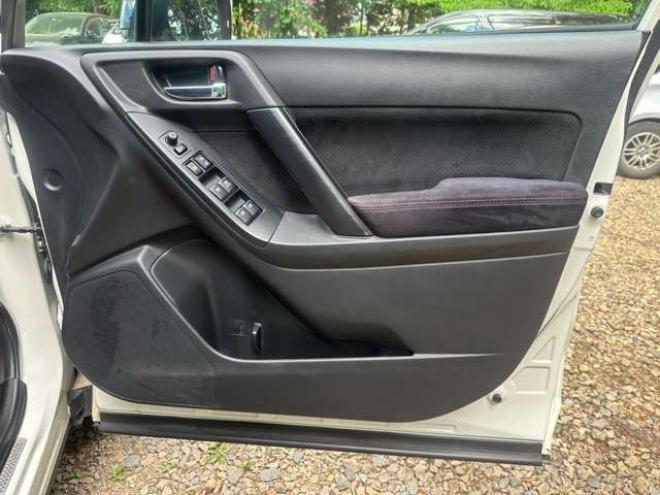 フォレスター2.0 tS 4WD 300台限定車/ターボ/社外ナビ/Bカメラ/電動リアゲート 2000