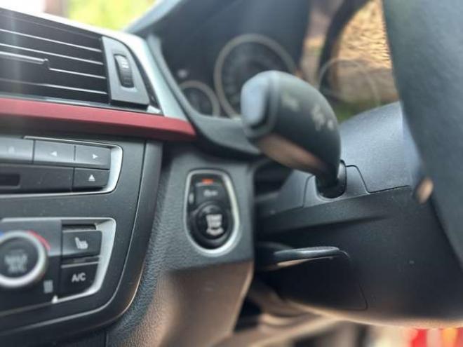 BMW3シリーズ 320i xドライブ 4WD 電動シート/ナビ/Bカメラ/CD/Bluetooth 正規輸入車 2000