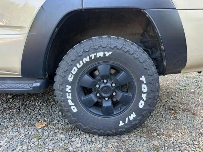 ハイラックスサーフ2.7 SSR-X アメリカンバージョン 4WD コンビハンドル 社外ナビ バックカメラ ETC 社外スターター 社外ヘッドライト シートカバー パワーウィンドウ パワステ 純正アルミ ABS キーレス 社外テール 社外グリル 2700