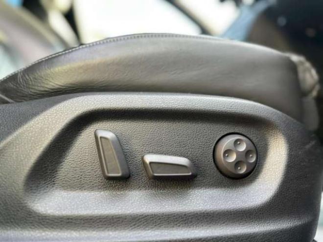 アウディRS Q3 2.5 4WD ナビTV/Bカメラ/パワーシート/純正AW 正規輸入車 2500