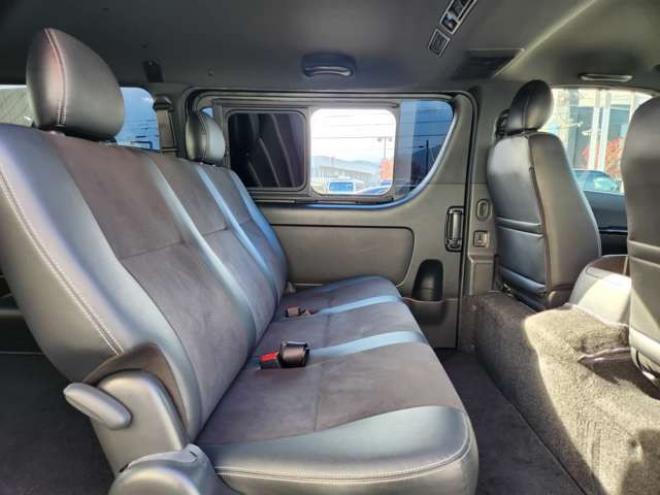 ハイエースバン2.8 スーパーGL ダークプライムII ロングボディ ディーゼルターボ 4WD　415COBRA　フロントスポイラー&ステージ2ルーフスポイラー&ローフォルムフェンダー&バッドラッカーIV18インチAW&TOYO　H30　225/50R18　バッドフェイスボンネット 2800