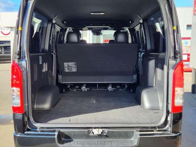 ハイエースバン2.8 スーパーGL ダークプライムII ロングボディ ディーゼルターボ 4WD　415COBRA　フロントスポイラー&ステージ2ルーフスポイラー&ローフォルムフェンダー&バッドラッカーIV18インチAW&TOYO　H30　225/50R18　バッドフェイスボンネット 2800