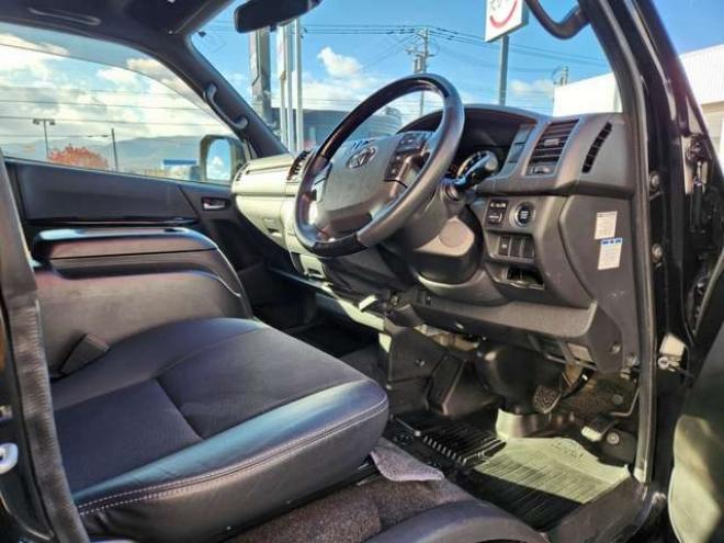 ハイエースバン2.8 スーパーGL ダークプライムII ロングボディ ディーゼルターボ 4WD　415COBRA　フロントスポイラー&ステージ2ルーフスポイラー&ローフォルムフェンダー&バッドラッカーIV18インチAW&TOYO　H30　225/50R18　バッドフェイスボンネット 2800