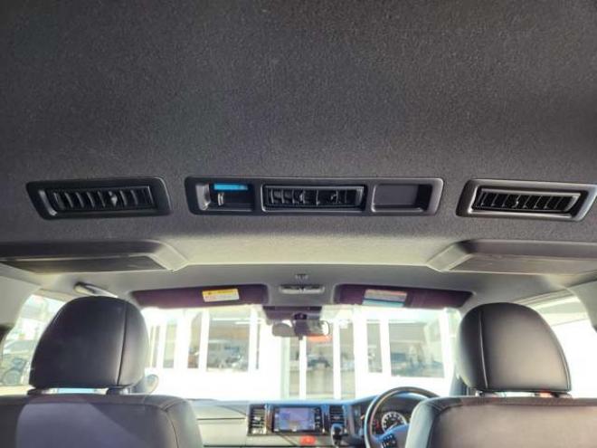 ハイエースバン2.8 スーパーGL ダークプライムII ロングボディ ディーゼルターボ 4WD　415COBRA　フロントスポイラー&ステージ2ルーフスポイラー&ローフォルムフェンダー&バッドラッカーIV18インチAW&TOYO　H30　225/50R18　バッドフェイスボンネット 2800