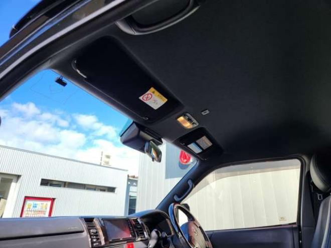 ハイエースバン2.8 スーパーGL ダークプライムII ロングボディ ディーゼルターボ 4WD　415COBRA　フロントスポイラー&ステージ2ルーフスポイラー&ローフォルムフェンダー&バッドラッカーIV18インチAW&TOYO　H30　225/50R18　バッドフェイスボンネット 2800