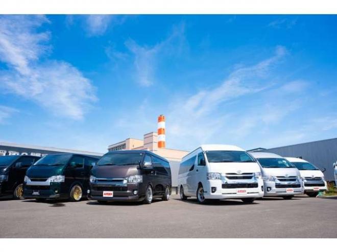 ハイエースバン2.8 スーパーGL ダークプライムII ロングボディ ディーゼルターボ 4WD　415COBRA　フロントスポイラー&ステージ2ルーフスポイラー&ローフォルムフェンダー&バッドラッカーIV18インチAW&TOYO　H30　225/50R18　バッドフェイスボンネット 2800