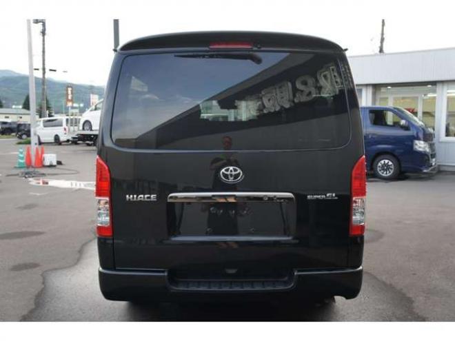 ハイエースバン2.8 スーパーGL ダークプライムII ロングボディ ディーゼルターボ 4WD　415COBRA　フロントスポイラー&ステージ2ルーフスポイラー&ローフォルムフェンダー&バッドラッカーIV18インチAW&TOYO　H30　225/50R18　バッドフェイスボンネット 2800